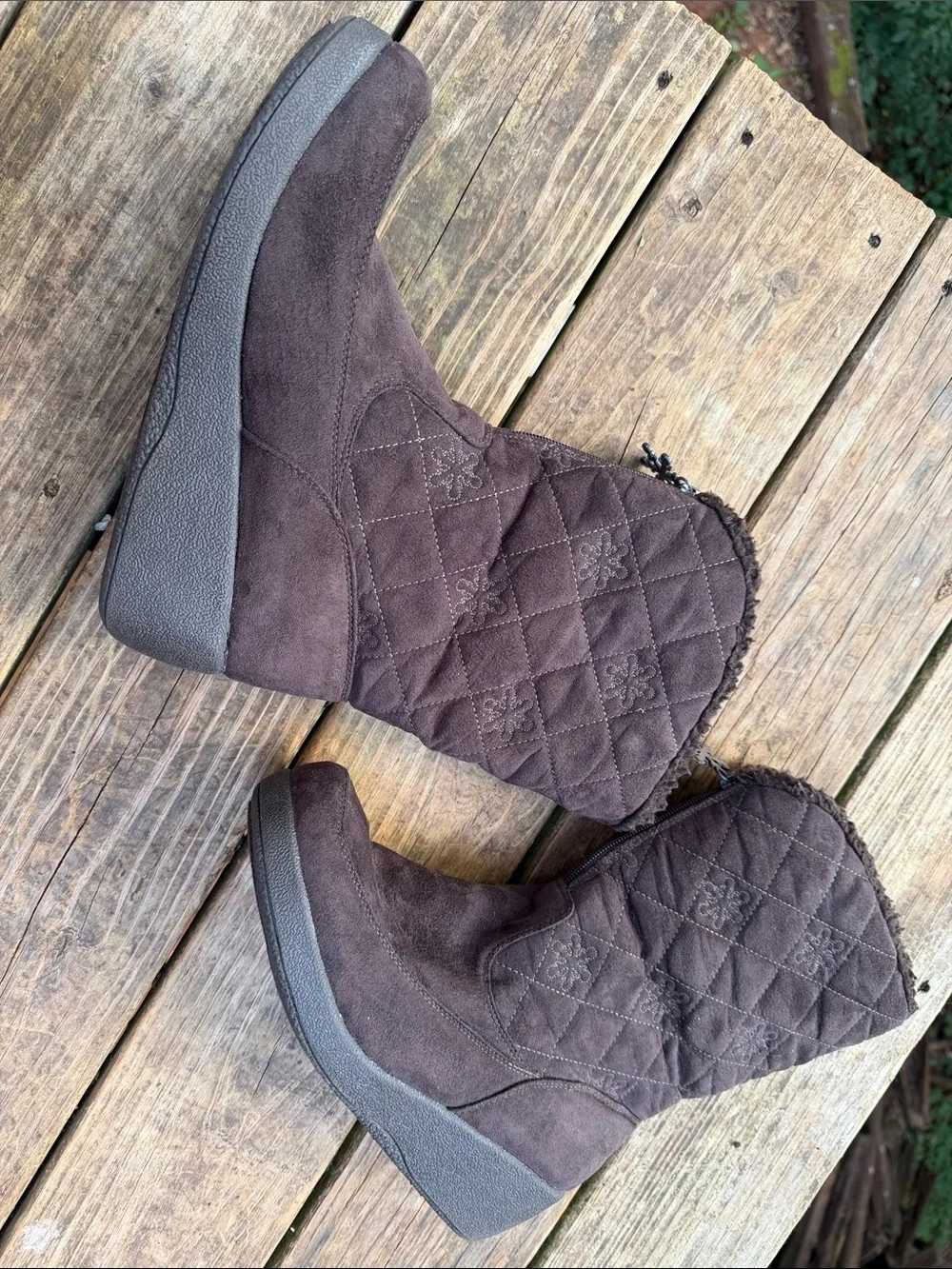 VINTAGE Y2K NO BOUNDRIES BOOTS